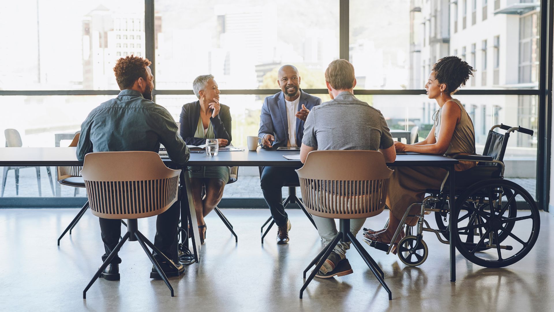 Image of a group of collaborators having a meeting 